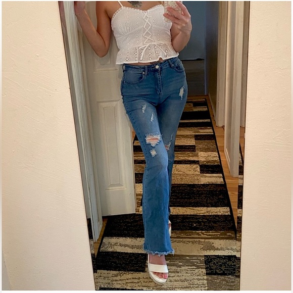 Eyelet lace summer flirty, romantic white top XS//0-2 - Picture 5 of 11